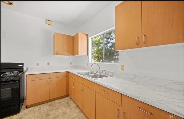 3815 Birch, San Diego, CA 92113