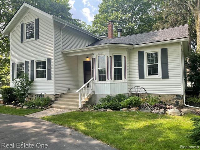 22601 W Main Street, Armada, MI 48005