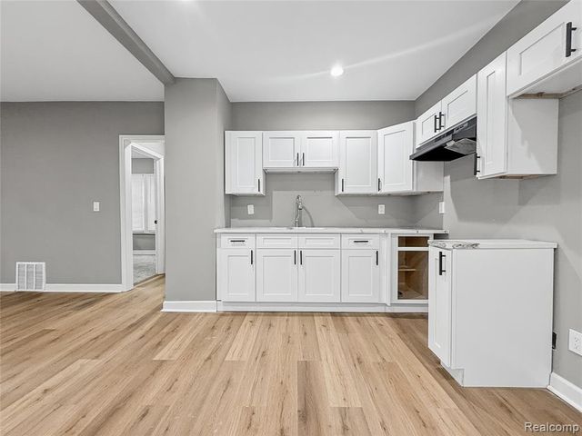 9920 Balfour Road, Detroit, MI 48224