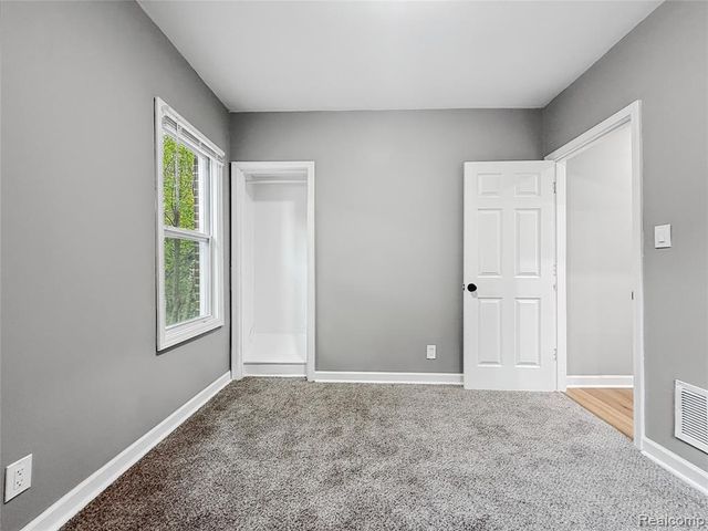 9920 Balfour Road, Detroit, MI 48224