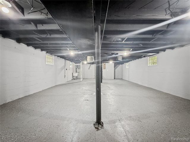 9920 Balfour Road, Detroit, MI 48224