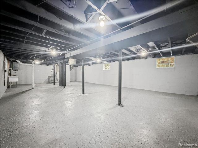 9920 Balfour Road, Detroit, MI 48224