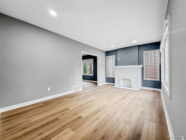 9920 Balfour Road, Detroit, MI 48224