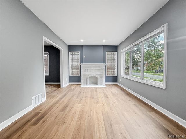 9920 Balfour Road, Detroit, MI 48224