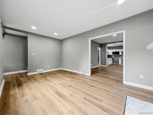9920 Balfour Road, Detroit, MI 48224