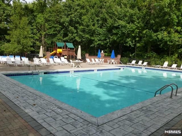 1113 Sage Court, Mahwah, NJ 07430