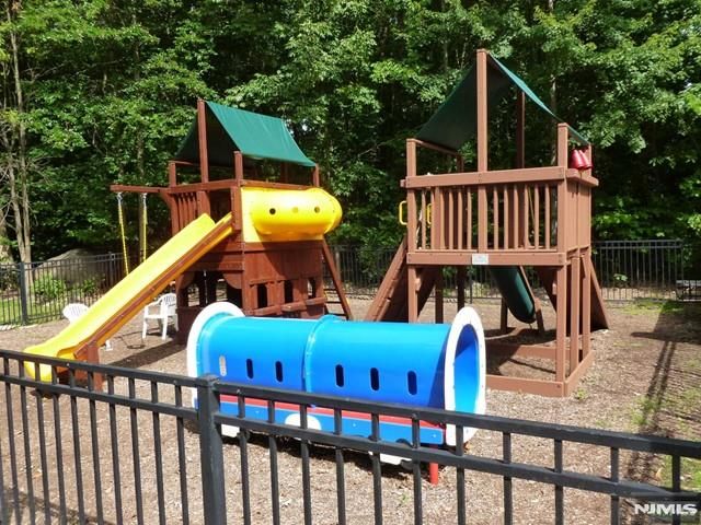 1113 Sage Court, Mahwah, NJ 07430