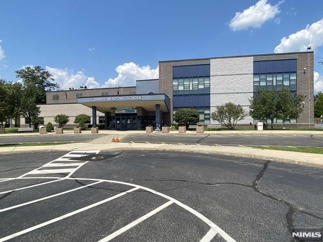 1113 Sage Court, Mahwah, NJ 07430
