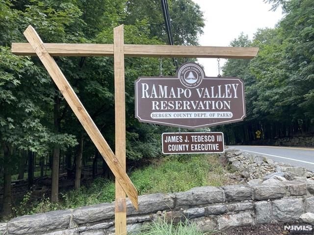 1113 Sage Court, Mahwah, NJ 07430