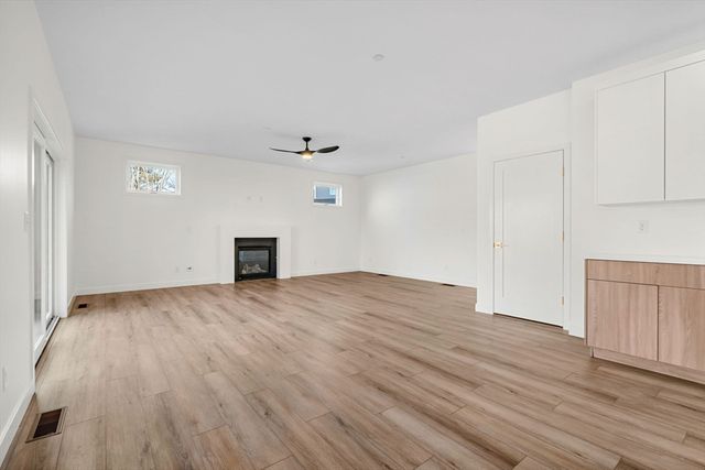 17 Lucy Way, Haverhill, MA 01832