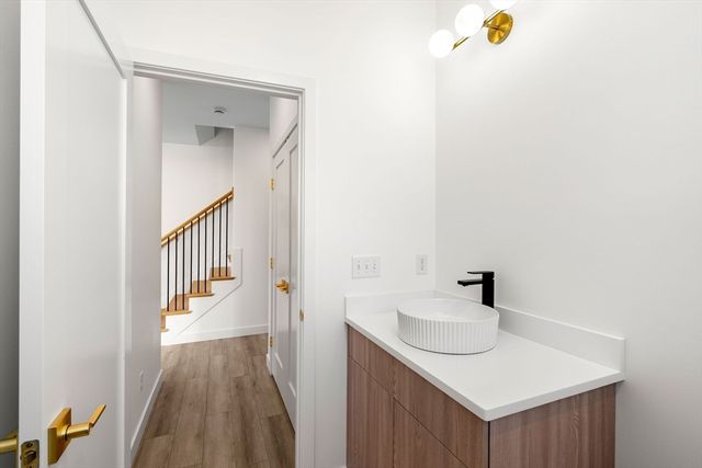 17 Lucy Way, Haverhill, MA 01832