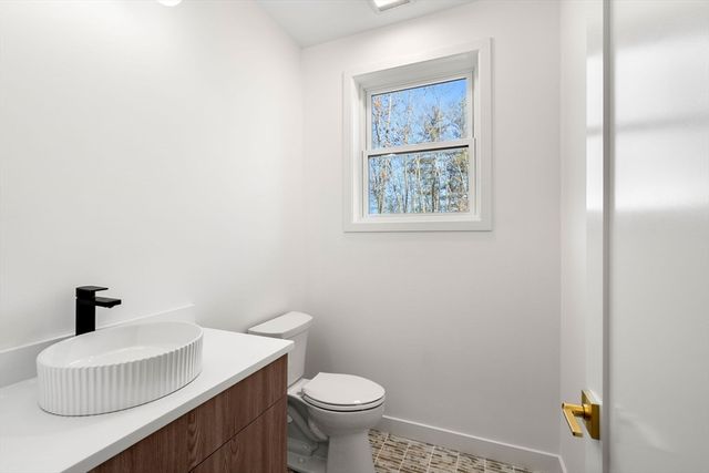 17 Lucy Way, Haverhill, MA 01832