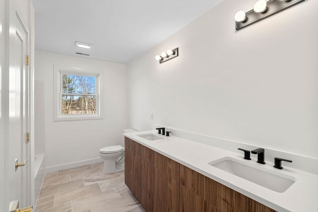 17 Lucy Way, Haverhill, MA 01832