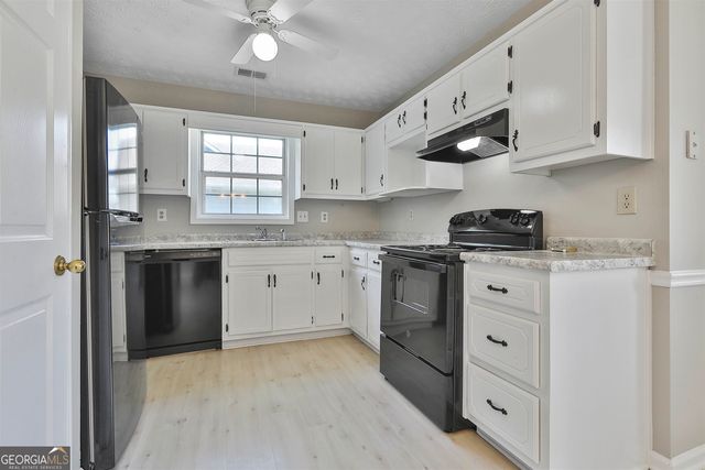 170 Landing Drive, Fayetteville, GA 30214