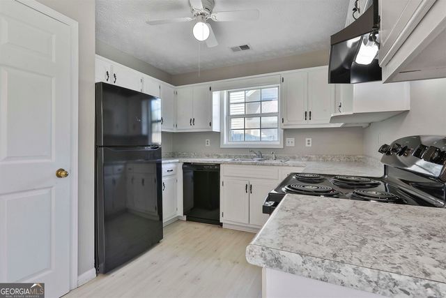 170 Landing Drive, Fayetteville, GA 30214