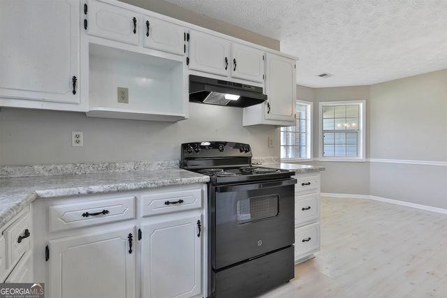170 Landing Drive, Fayetteville, GA 30214