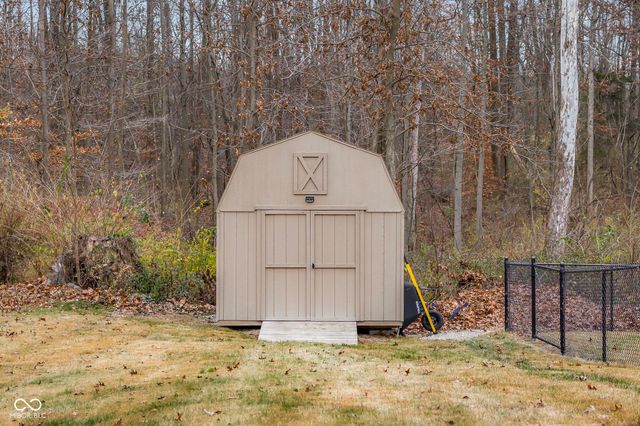 641 Terrace Lake Drive, Columbus, IN 47201