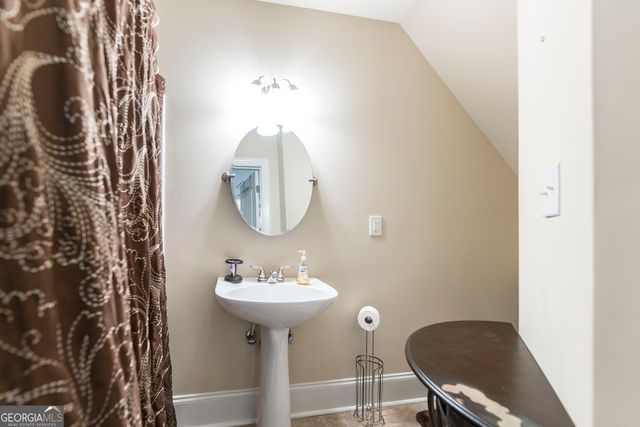 711 Latrobe Way, Macon, GA 31220