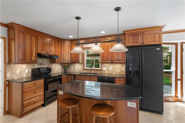 2303 Fenhurst Place, Atlanta, GA 30338