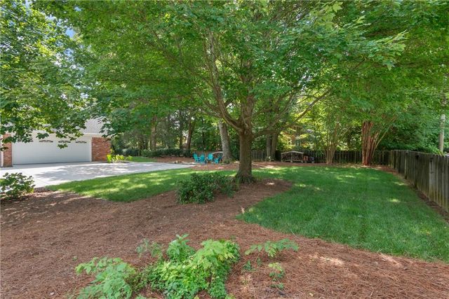 2303 Fenhurst Place, Atlanta, GA 30338