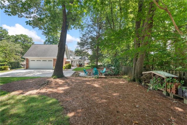 2303 Fenhurst Place, Atlanta, GA 30338