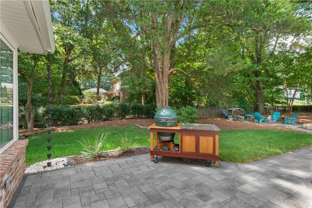 2303 Fenhurst Place, Atlanta, GA 30338