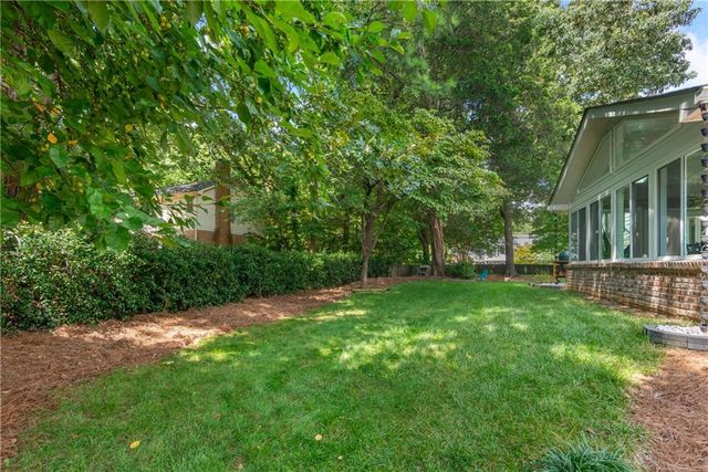 2303 Fenhurst Place, Atlanta, GA 30338