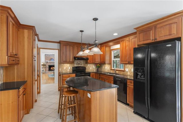 2303 Fenhurst Place, Atlanta, GA 30338
