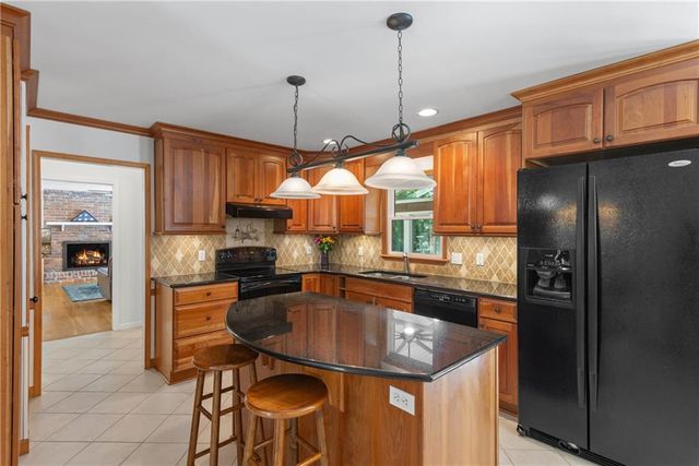 2303 Fenhurst Place, Atlanta, GA 30338