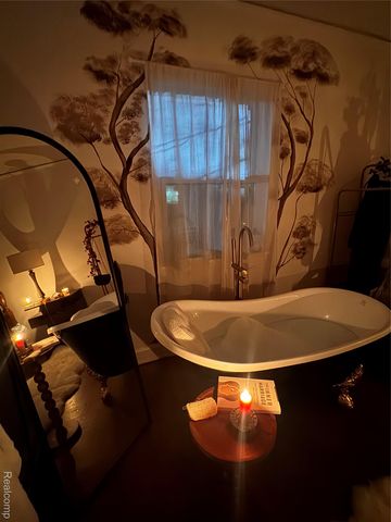 17560 Stoepel Street, Detroit, MI 48221