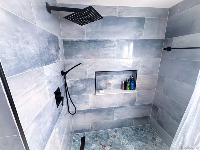 17560 Stoepel Street, Detroit, MI 48221