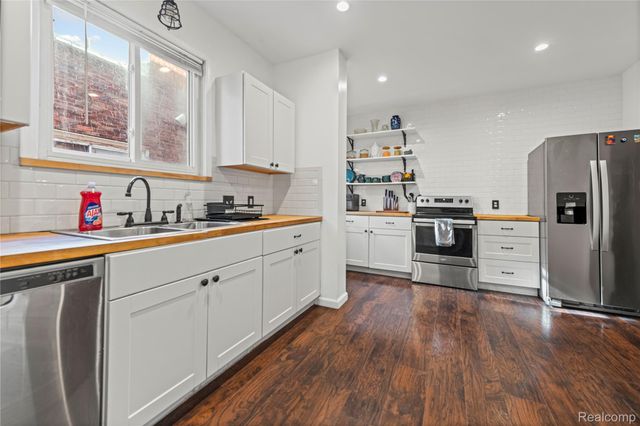 17560 Stoepel Street, Detroit, MI 48221