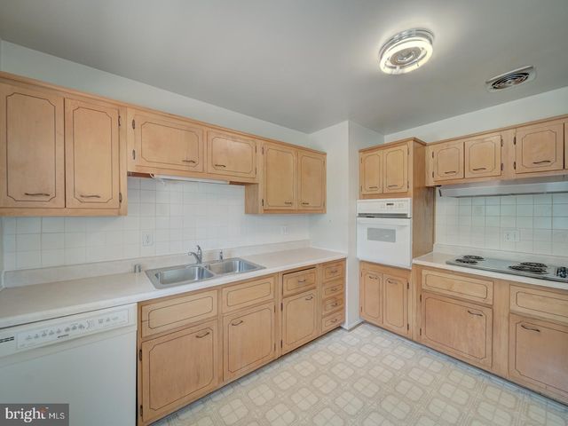 10928 WARWICK AVE, Fairfax, VA 22030