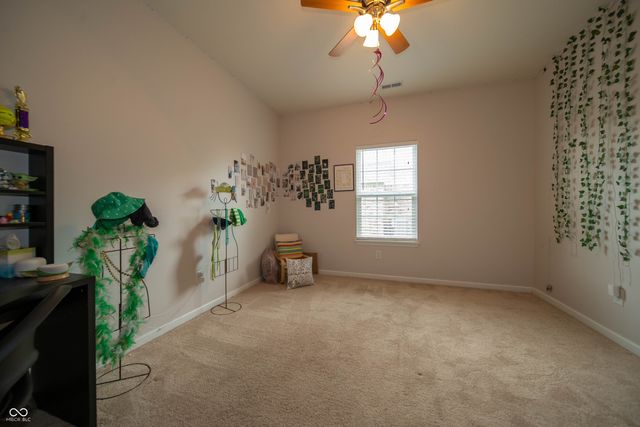 3190 S Courtney Drive, New Palestine, IN 46163