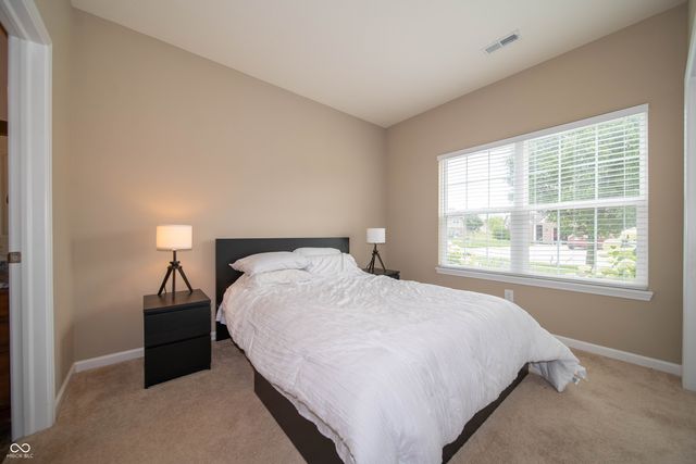 3190 S Courtney Drive, New Palestine, IN 46163