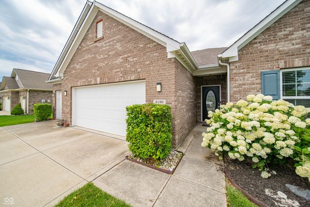 3190 S Courtney Drive, New Palestine, IN 46163