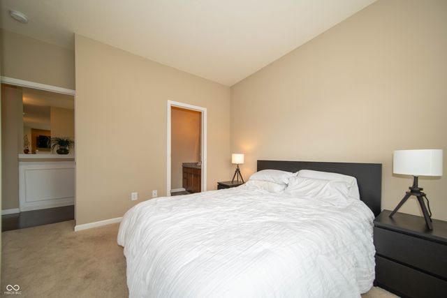 3190 S Courtney Drive, New Palestine, IN 46163