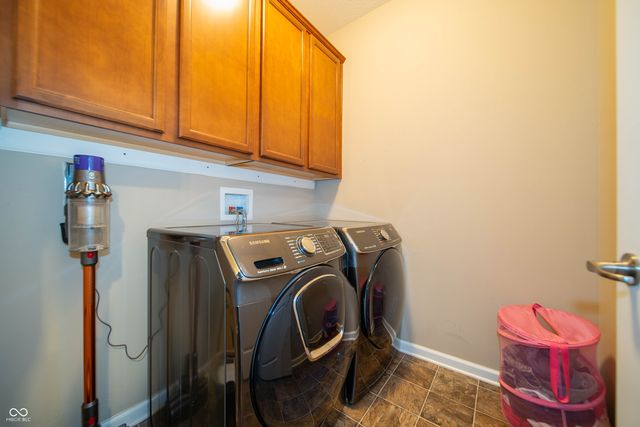 3190 S Courtney Drive, New Palestine, IN 46163