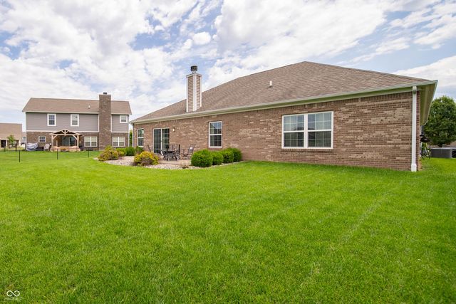 3190 S Courtney Drive, New Palestine, IN 46163