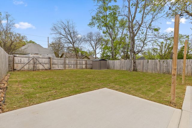 2011 E 12th Street, Chattanooga, TN 37404