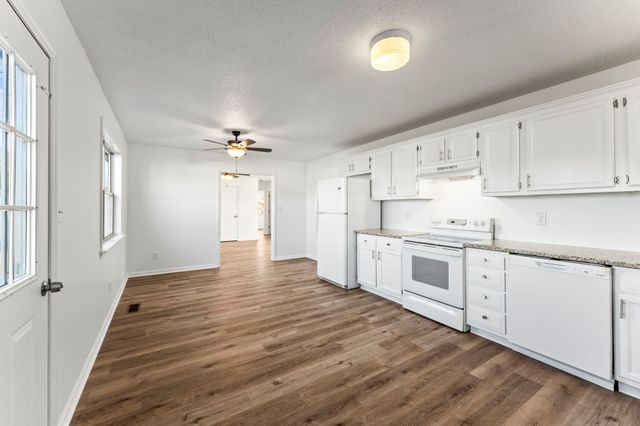 328 Deer Cir, Estill Springs, TN 37330