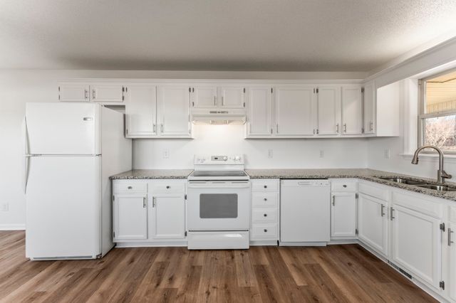 328 Deer Cir, Estill Springs, TN 37330