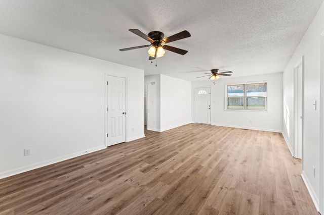 328 Deer Cir, Estill Springs, TN 37330