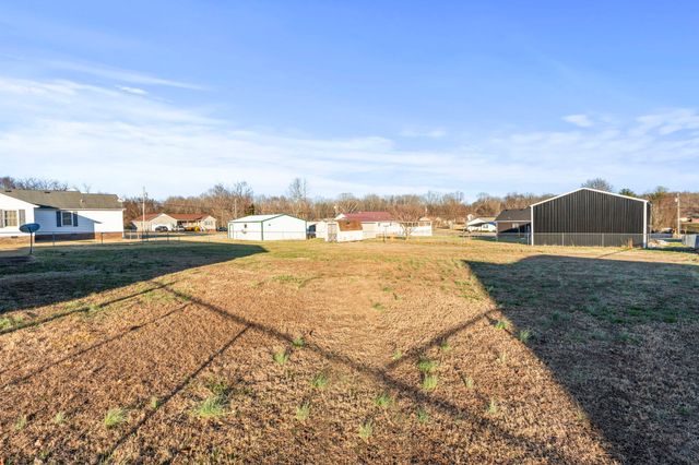 328 Deer Cir, Estill Springs, TN 37330