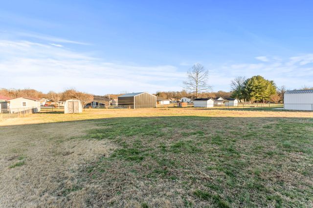 328 Deer Cir, Estill Springs, TN 37330