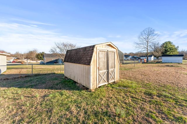 328 Deer Cir, Estill Springs, TN 37330