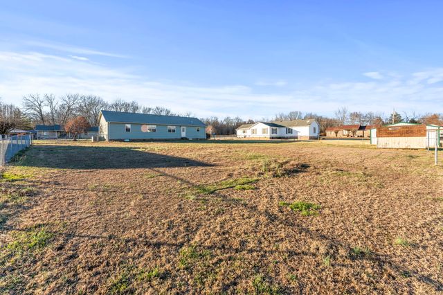 328 Deer Cir, Estill Springs, TN 37330