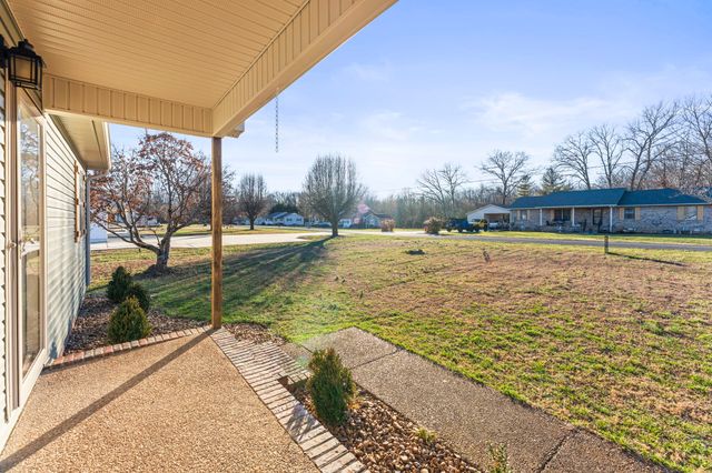 328 Deer Cir, Estill Springs, TN 37330