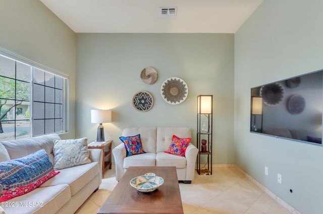 10991 N Pebble Way, Oro Valley, AZ 85737