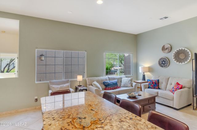 10991 N Pebble Way, Oro Valley, AZ 85737